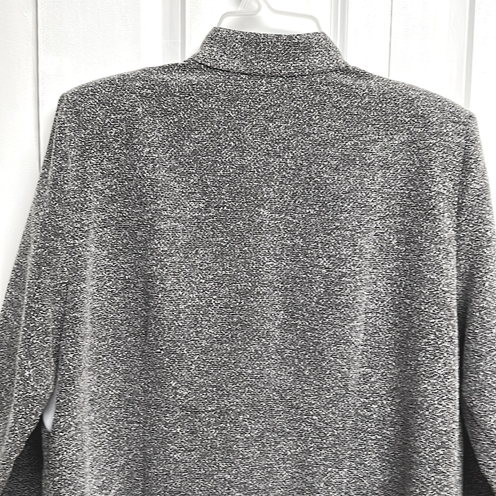 Anthony Richard’s Gray Black White Floral Open Textured Blazer Size 16P - Picture 7 of 8